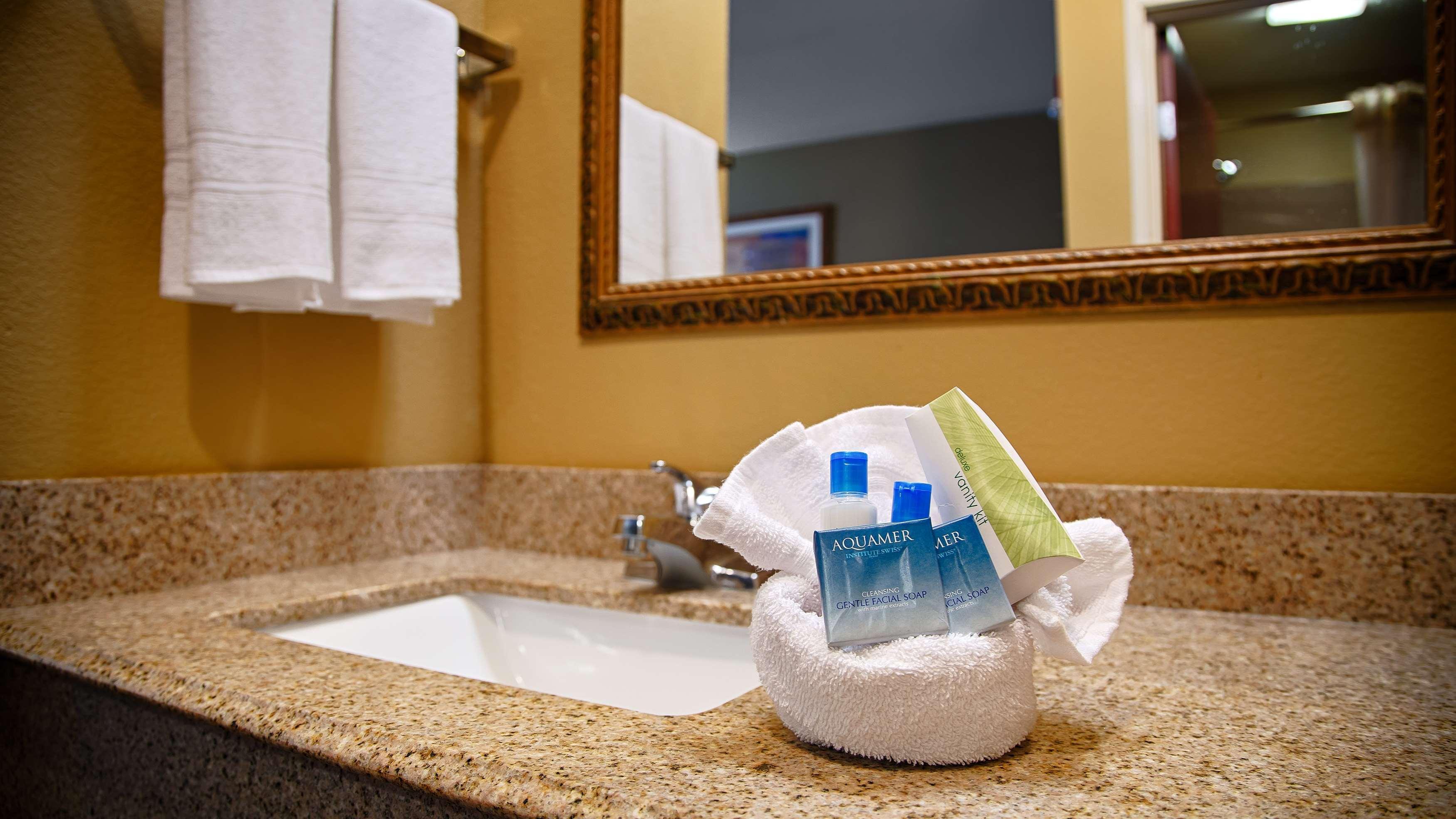 Best Western Zachary Inn Εξωτερικό φωτογραφία