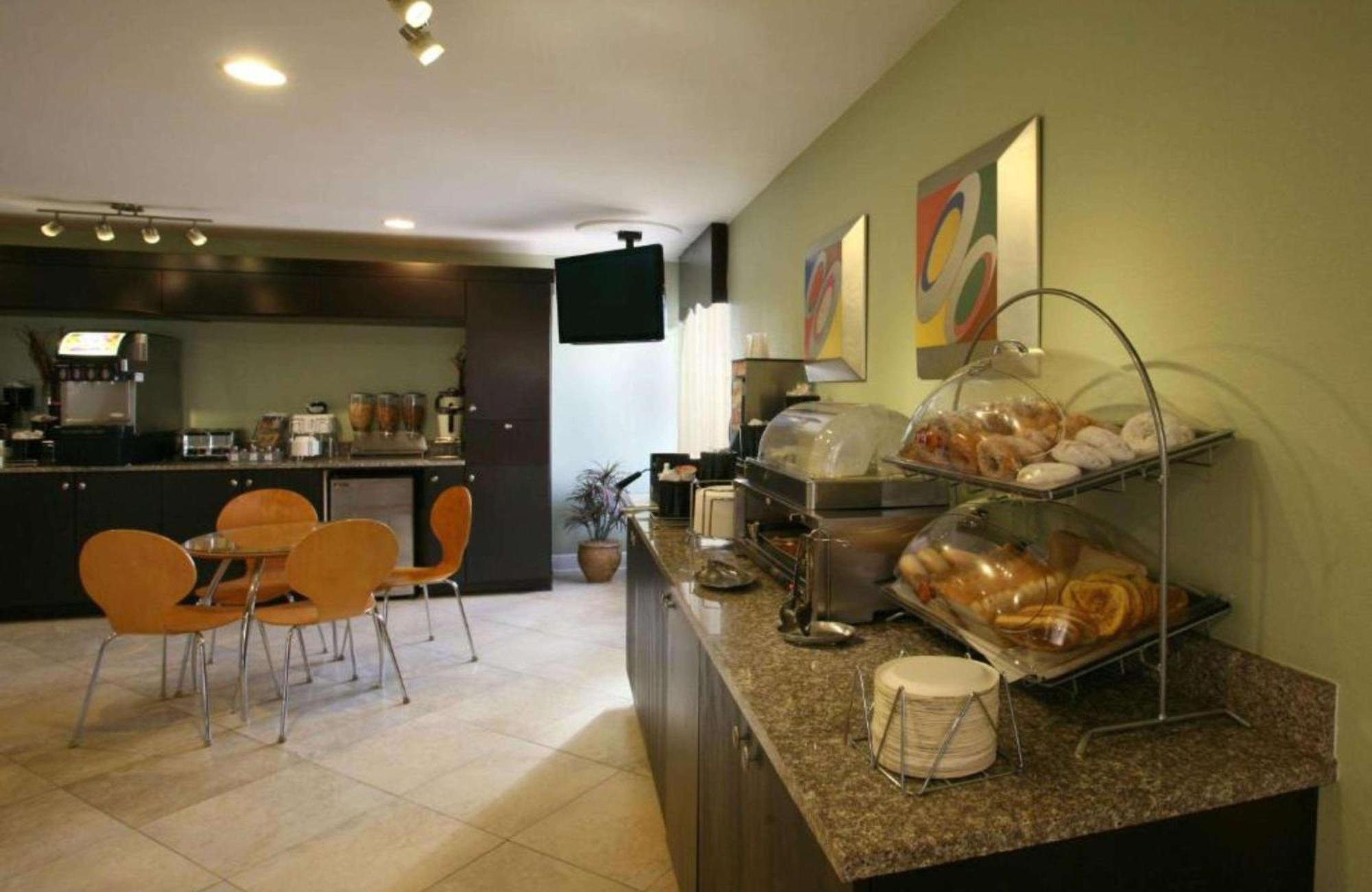 Best Western Zachary Inn Εξωτερικό φωτογραφία