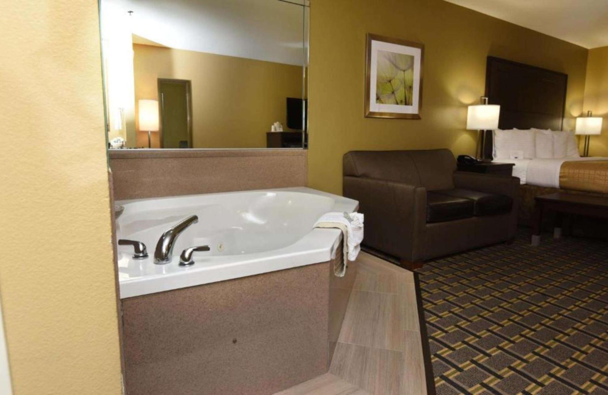 Best Western Zachary Inn Εξωτερικό φωτογραφία
