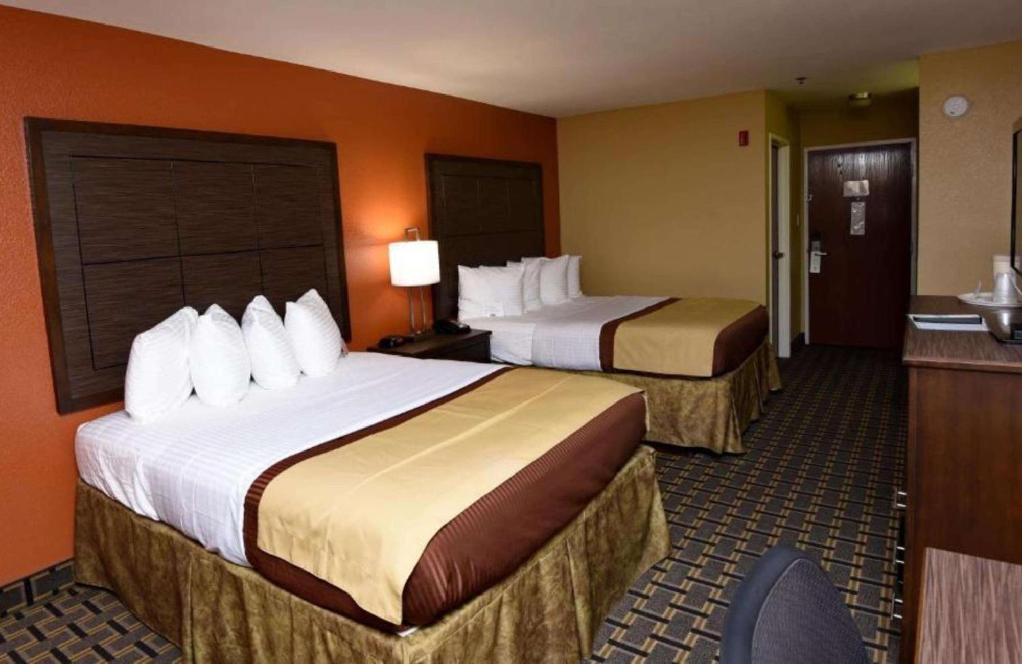 Best Western Zachary Inn Εξωτερικό φωτογραφία