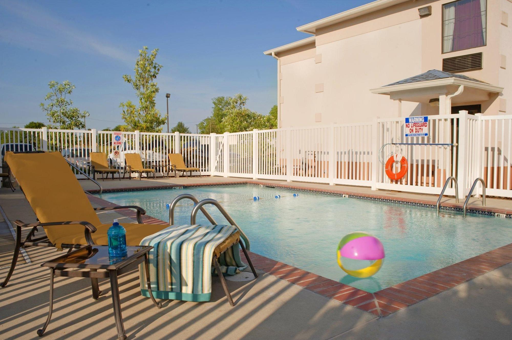 Best Western Zachary Inn Εξωτερικό φωτογραφία